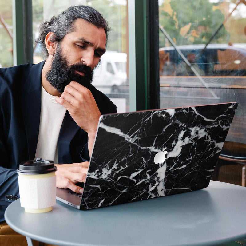 laptop-skin-black-marble-macbook