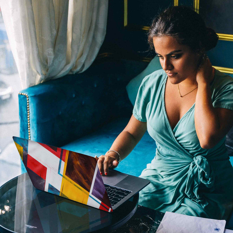 Printed laptop skins, custom laptop skins, textured laptop skins. Laptop skins India. laptop wraps in India. Laptop skins at low rates on India. 3m laptop vinyl skin. 3M laptop skins. Laptop skins for girls and laptop skins for gamers.