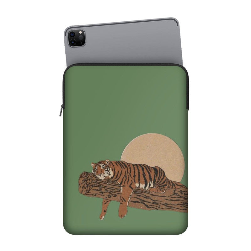 Busy Sleeping Tab Sleeve Main image