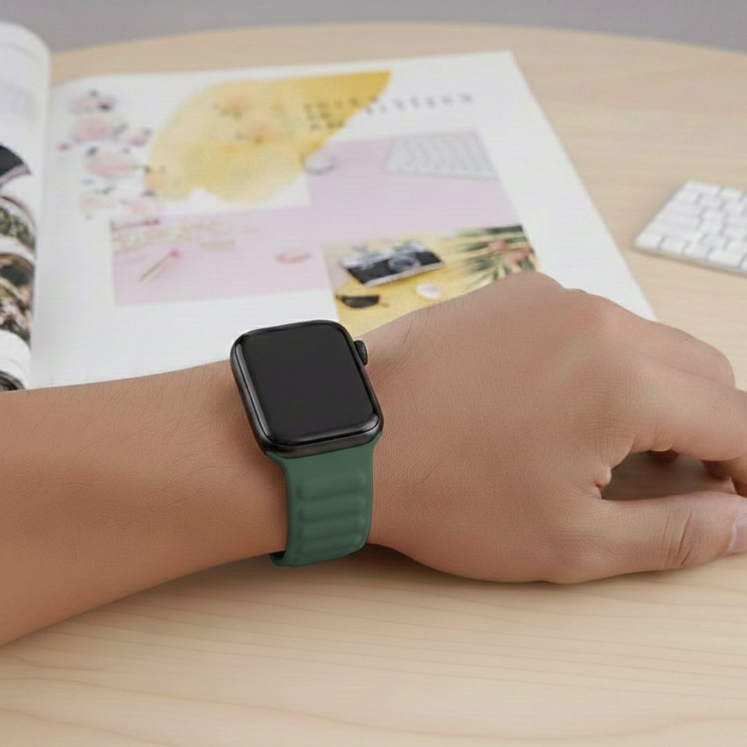 Apple Watch Magnetic Smash Dark Green - 42/44/45/49 MM Main image