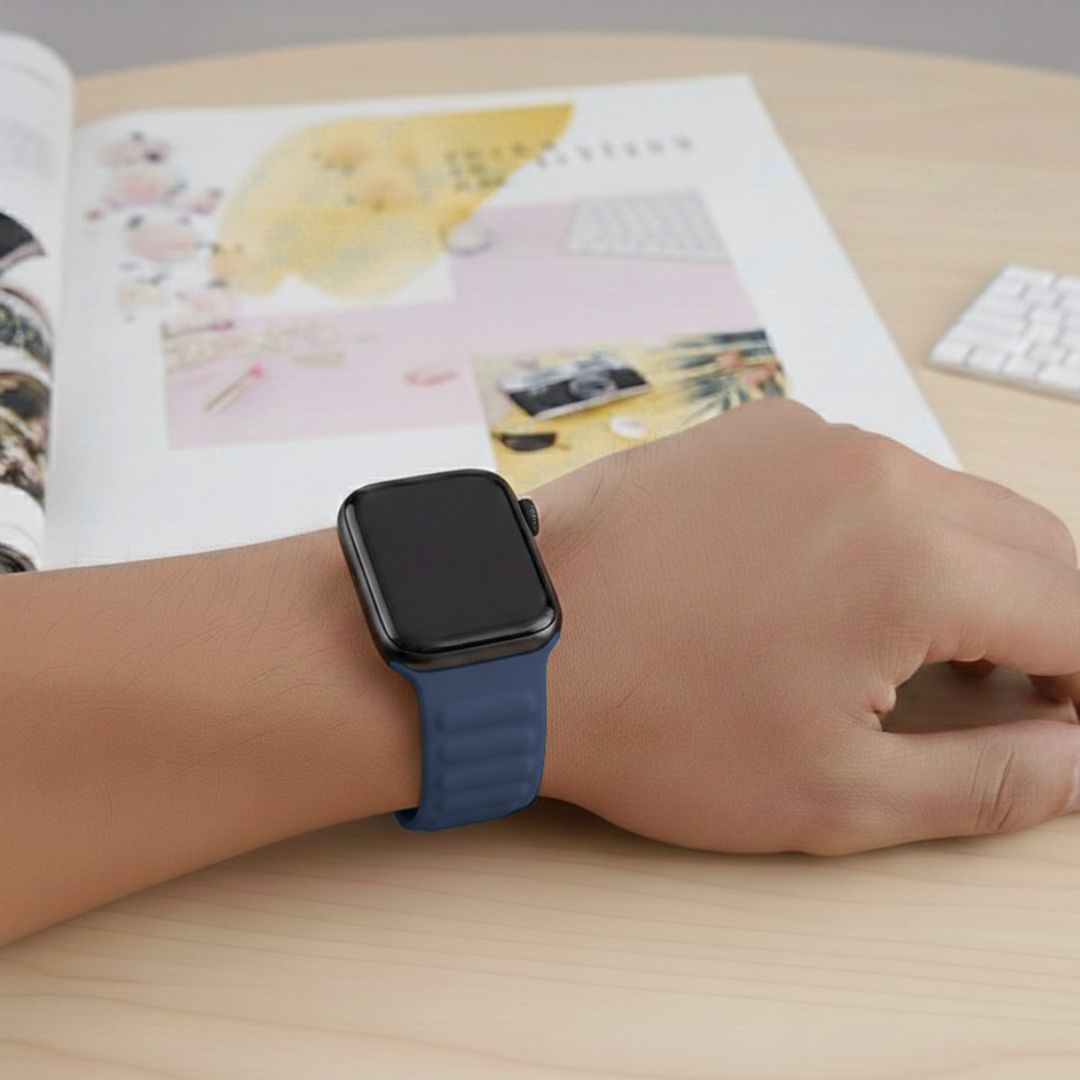 Apple Watch Magnetic Smash Navy Blue Strap - 42/44/45/49 MM Main image