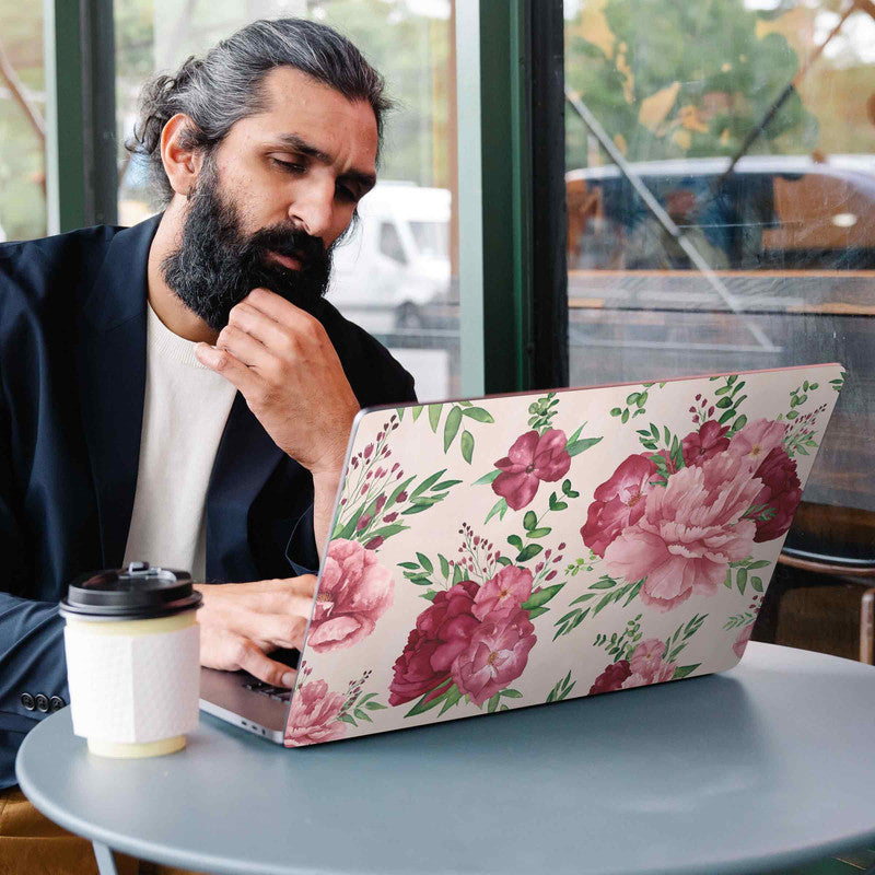 Printed laptop skins, custom laptop skins, textured laptop skins. Laptop skins India. laptop wraps in India. Laptop skins at low rates on India. 3m laptop vinyl skin. 3M laptop skins. Laptop skins for girls and laptop skins for gamers.