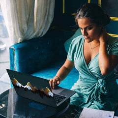 Printed laptop skins, custom laptop skins, textured laptop skins. Laptop skins India. laptop wraps in India. Laptop skins at low rates on India. 3m laptop vinyl skin. 3M laptop skins. Laptop skins for girls and laptop skins for gamers.