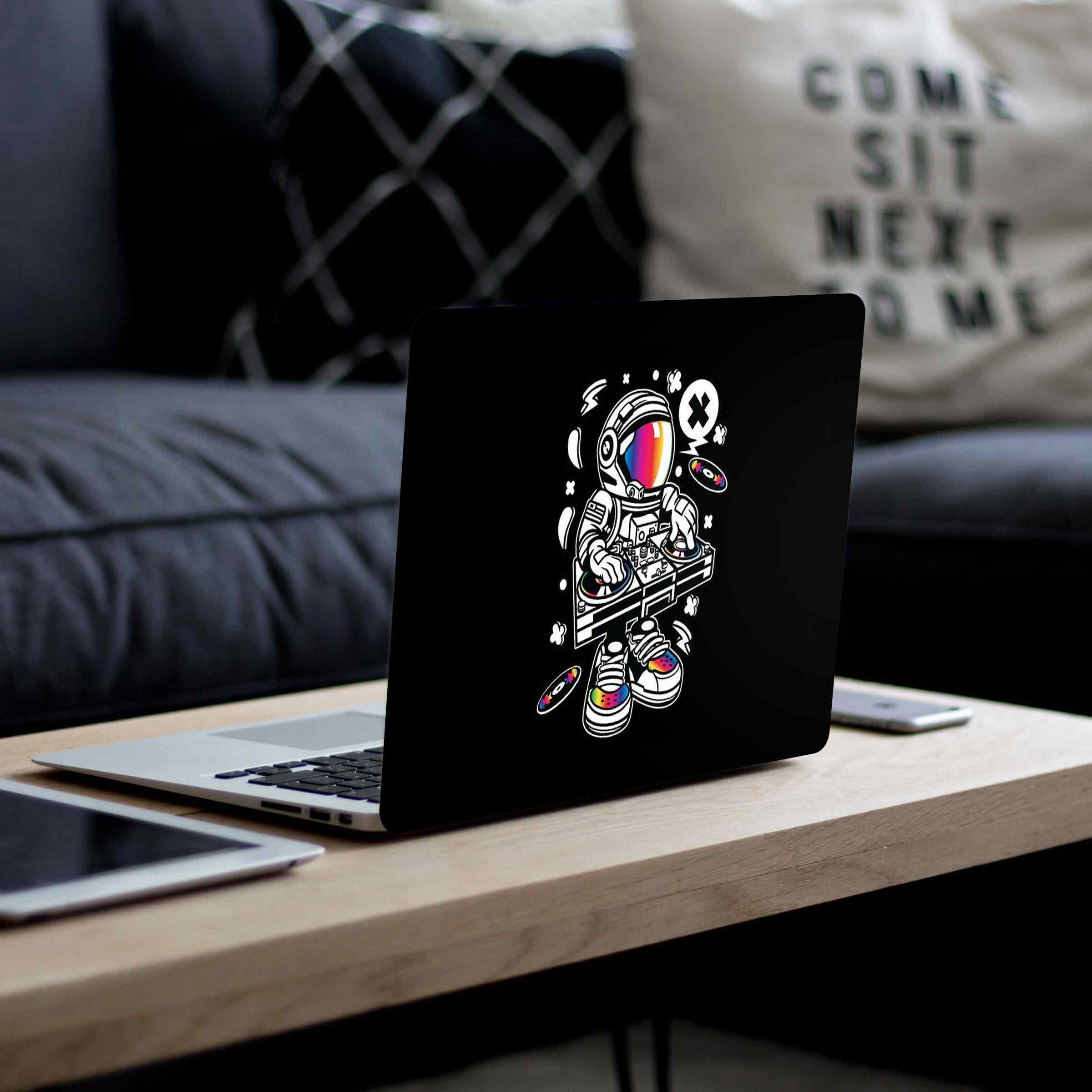 Laptop Sleeves, Mobile Skins & Tech accessories , Cool gadgets India