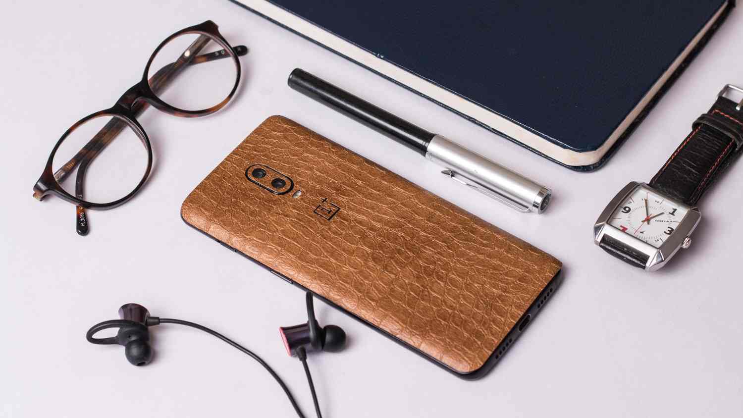Brown Crocodile Leather Secondary image